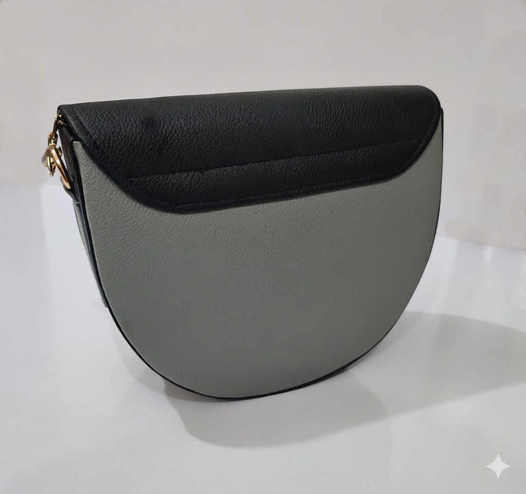 Chic Crossbody Bag with Chain Strap