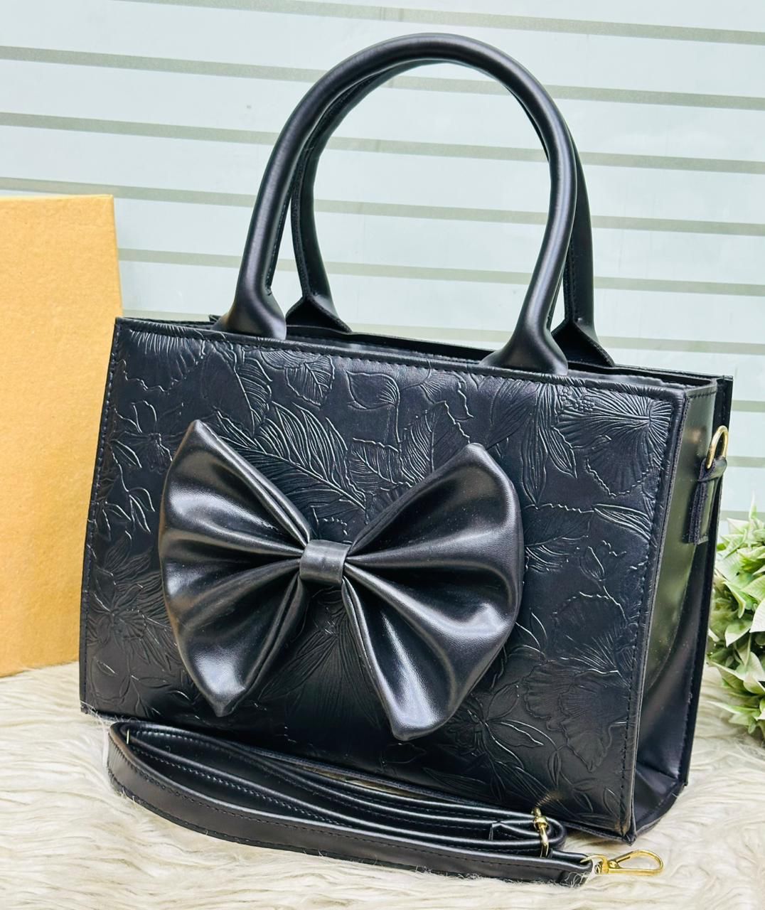 Elegant Ladies Handbag