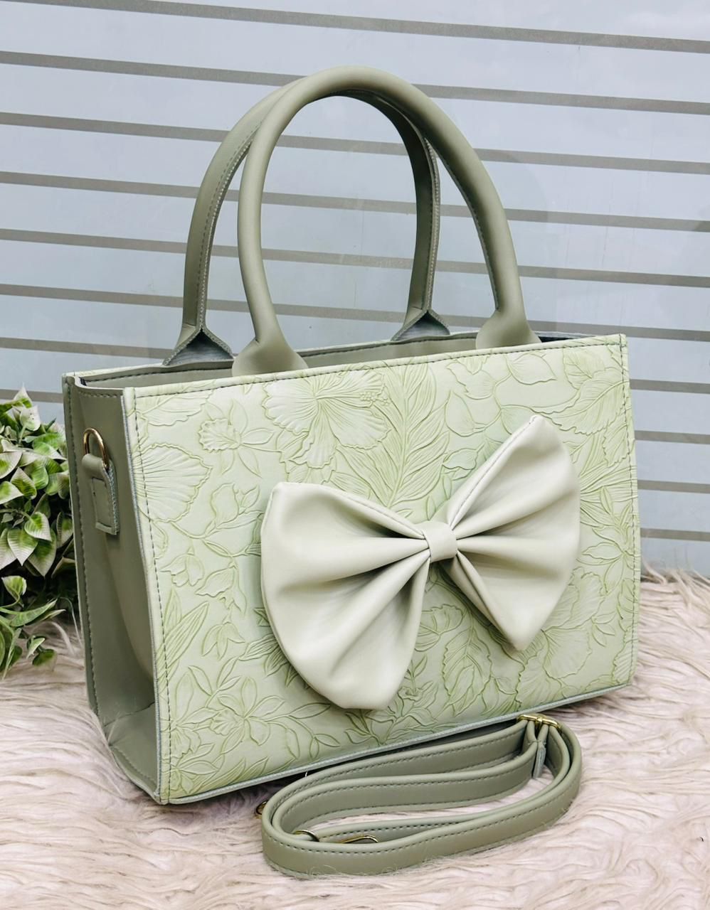 Elegant Ladies Handbag