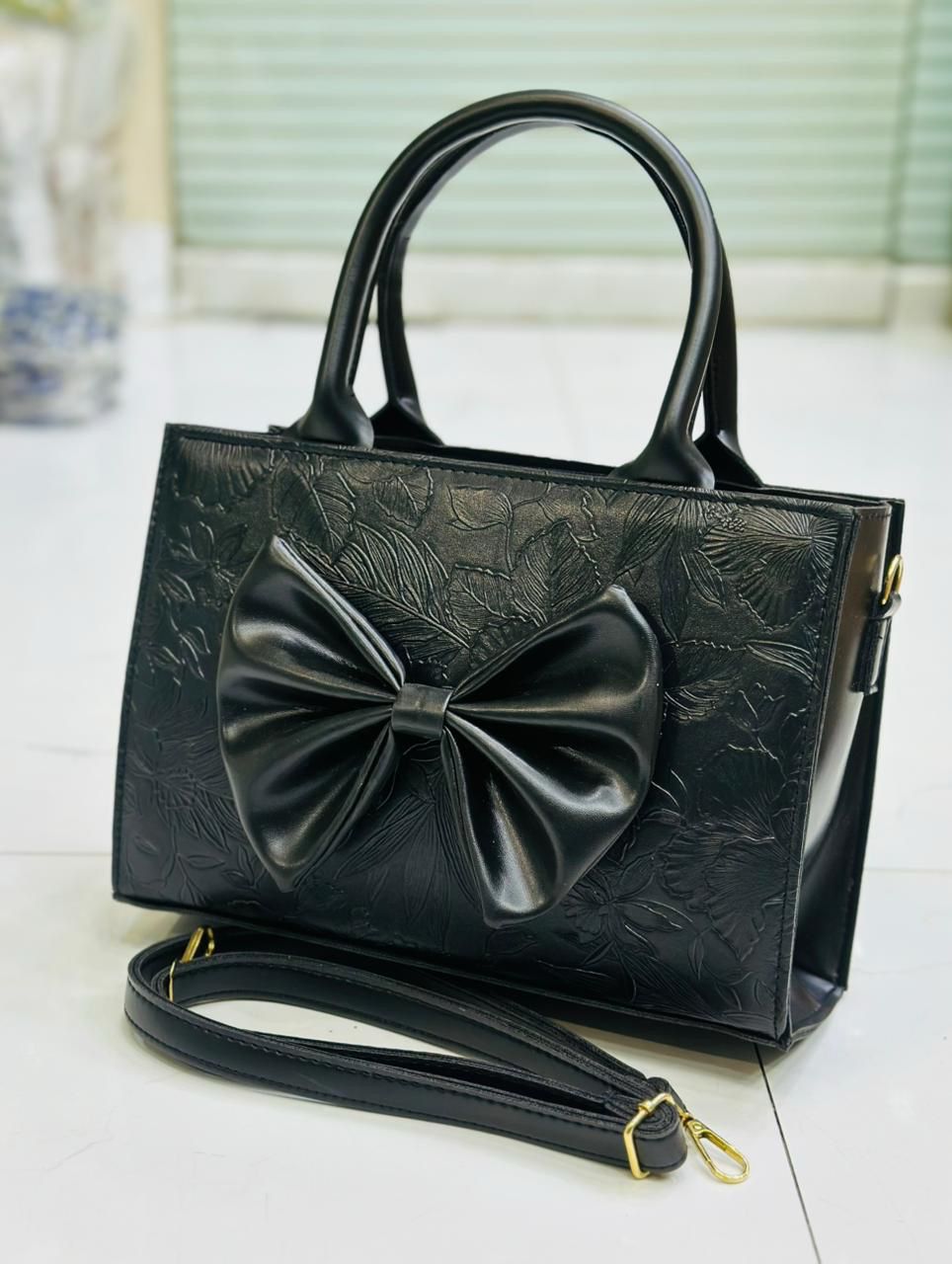 Elegant Ladies Handbag