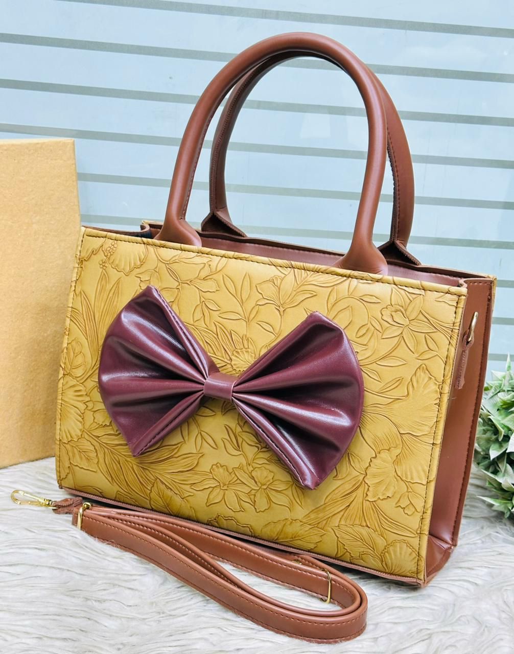 Elegant Ladies Handbag